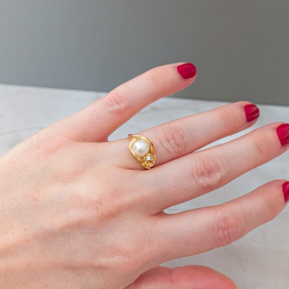 14K Gold Pearl Ring with Diamond Flower Accent - Picture 6 of 15